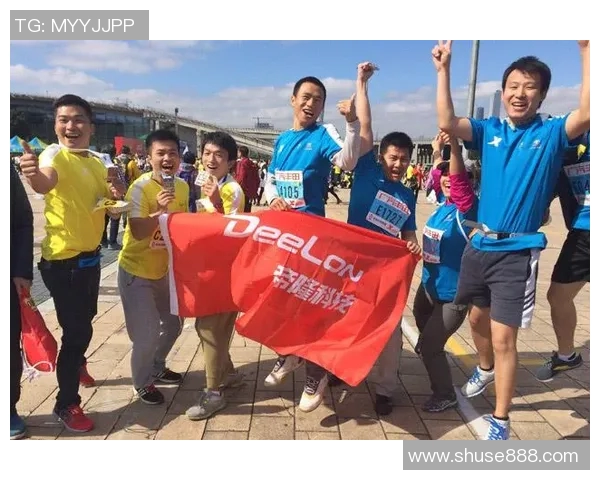 南京足球队在洲际杯中的灵活性表现引发热议展现战术多样性与团队协作能力 南京足球队在洲际杯中的灵活性表现引发热议展现战术多样性与团队协作能力